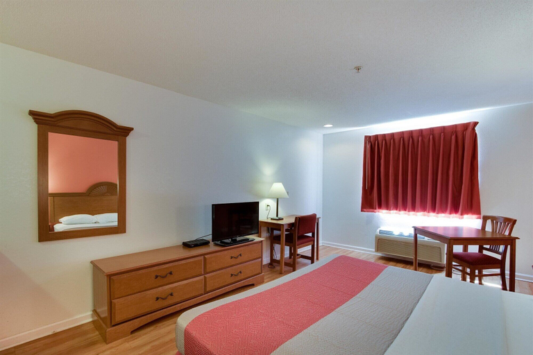 Bedroom 3, Motel 6 Hinesville, GA, Liberty
