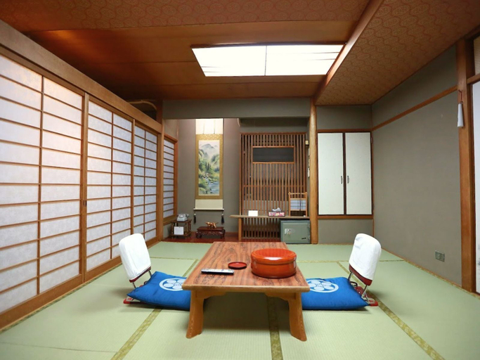 Bedroom 4, Kyoto Takao Kanko Hotel, Kyoto