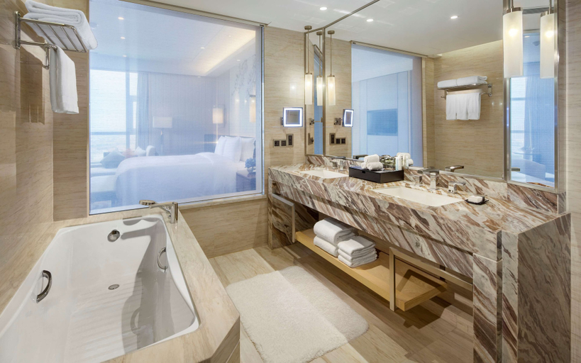 Bathroom 5, DoubleTree by Hilton Hotel Qingdao - Jimo, Qingdao
