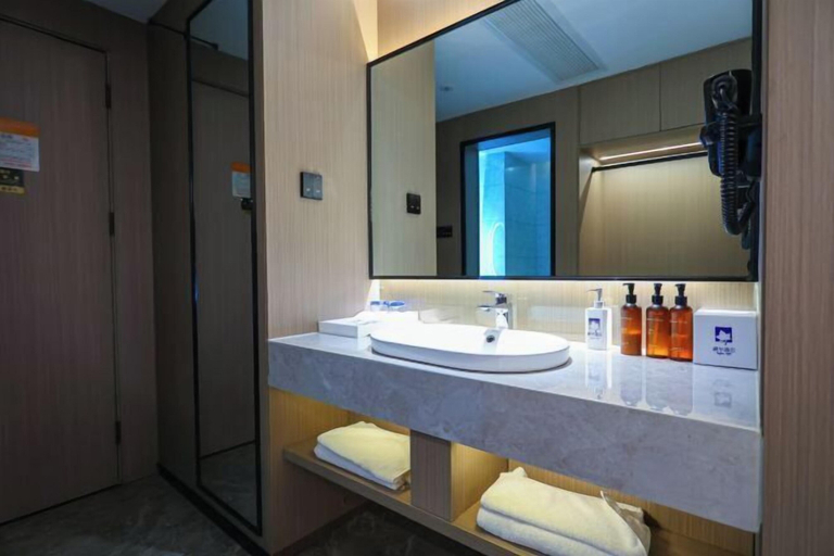 Bathroom 4, Maple, Longyan, Wanda Plaza, Longyan