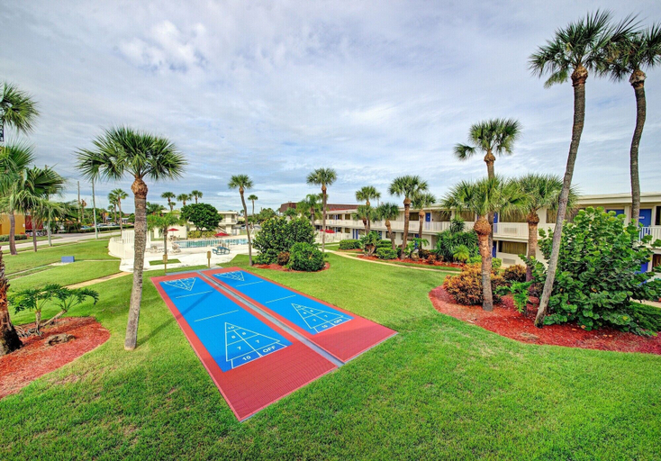 Exterior & Views 4, Motel 6 Cocoa Beach, FL, Brevard