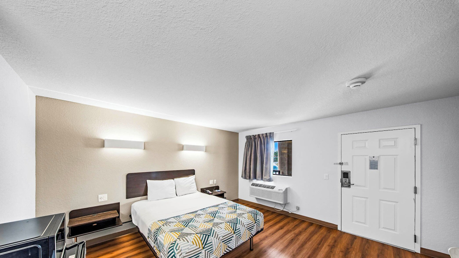 Bedroom 4, Motel 6 Moultrie, GA, Colquitt