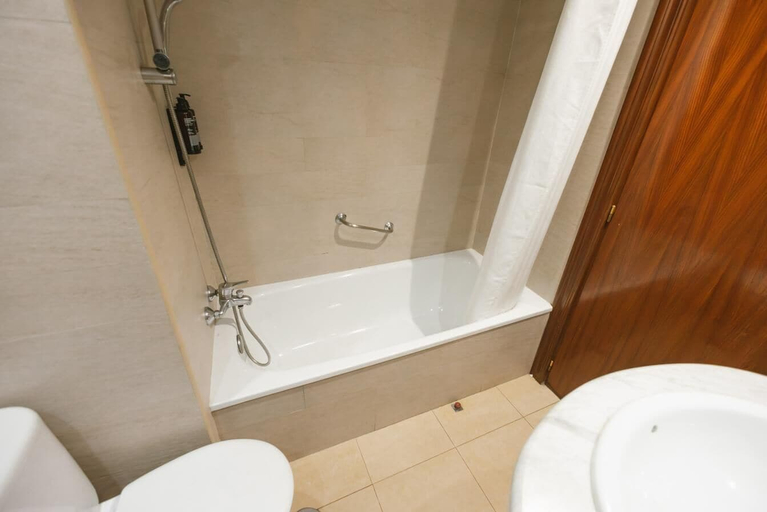 Bathroom 5, Port Vista Oro Hotel, Alicante