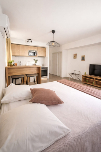 Bedroom 3, Sous les platanes, Bouches-du-Rhône
