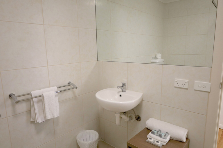 Bathroom 4, The Australian Hotel Motel Dalby, Dalby