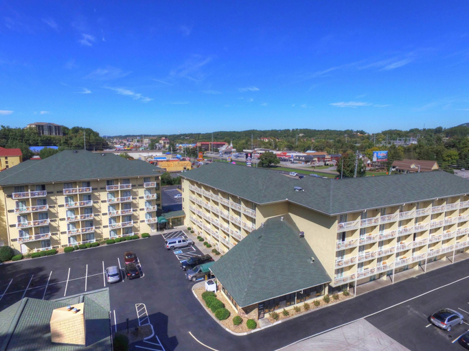 Exterior & Views 2, Comfort Inn & Suites At Dollywood Lane, Sevier
