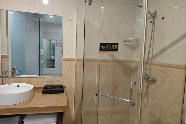 Bathroom 2, Jinzhu Business Hotel, Yancheng