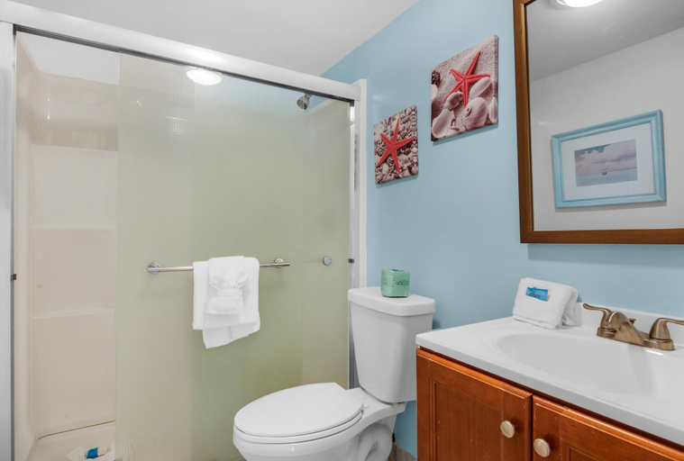 Bathroom 3, Horizon South 8b2- Sunshine Gardens, Bay