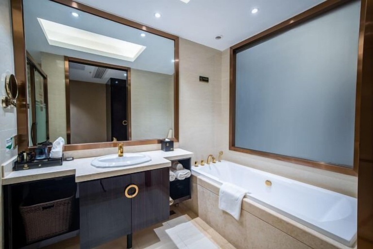 Bathroom 4, Guopeng International Hotel, Guigang