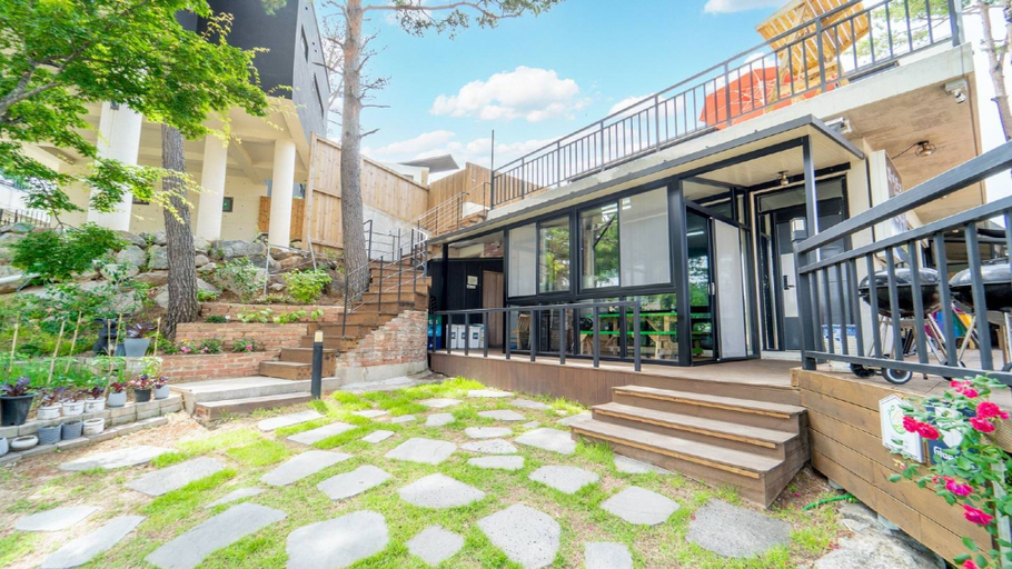 Exterior & Views 2, Goseong Pinetree Pension, Goseong