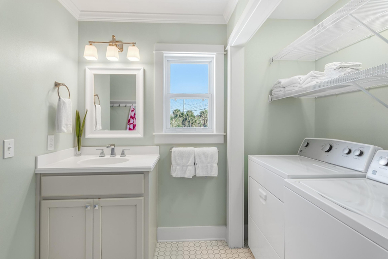 Bathroom 3, Sunnyside on the Gulf #3, Bay