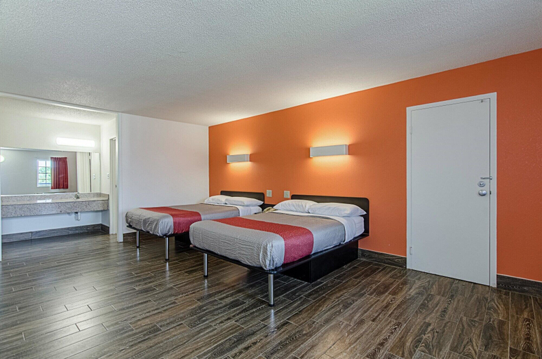 Bedroom 4, Motel 6 Staunton, VA, Augusta