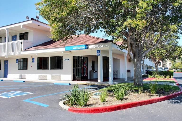 Exterior & Views 2, Motel 6 San Luis Obispo, CA - South, San Luis Obispo