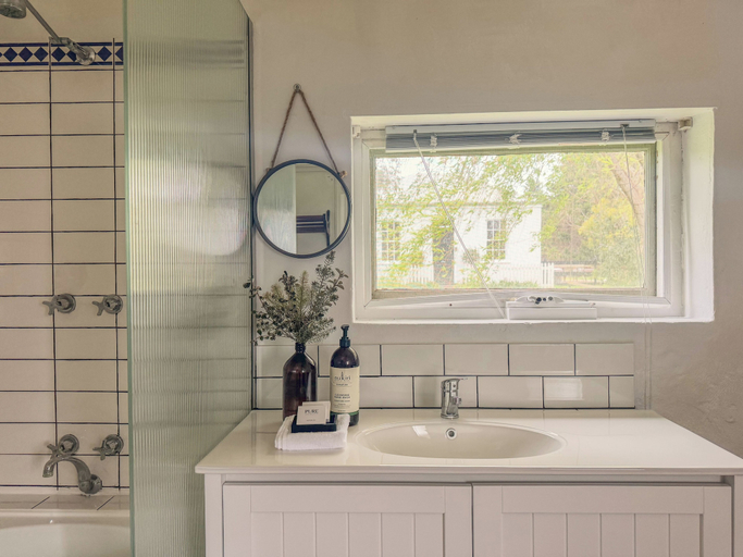 Bathroom 3, Clonmara Country House & Cottages, Moyne - South