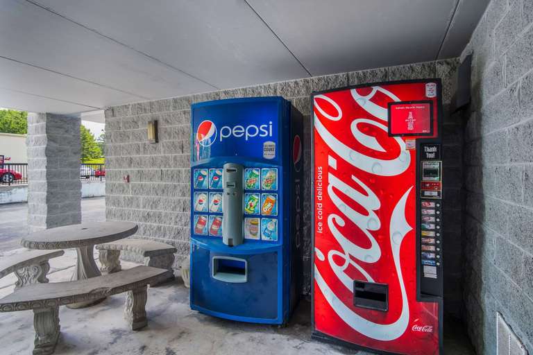 Food & Drinks 5, Motel 6 London, KY, Laurel