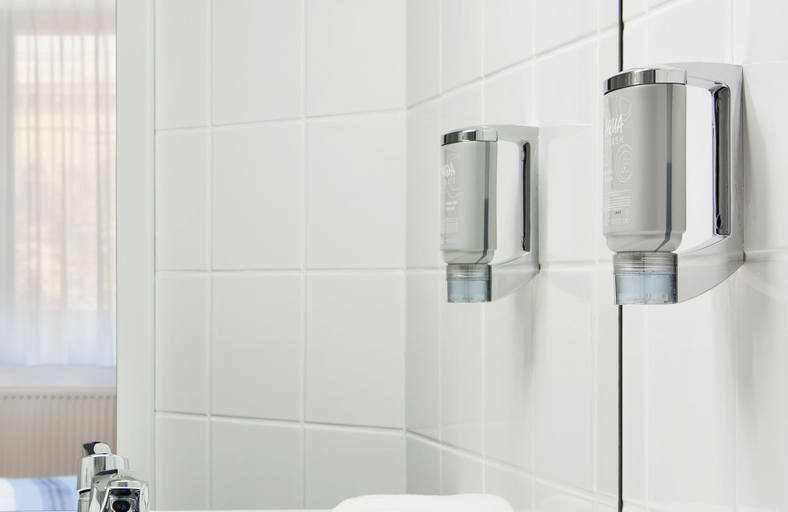 Bathroom 5, Hotel Magdeburg City Center by Leonardo Hotels, Magdeburg