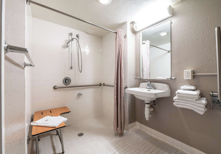 Bathroom 3, Motel 6 New Haven - Branford, CT, New Haven