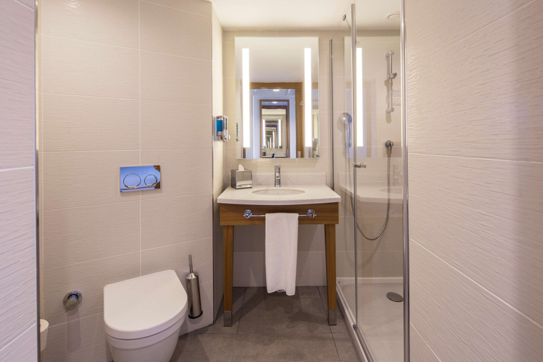 Bathroom 4, Hampton by Hilton Istanbul Kurtkoy, Tuzla