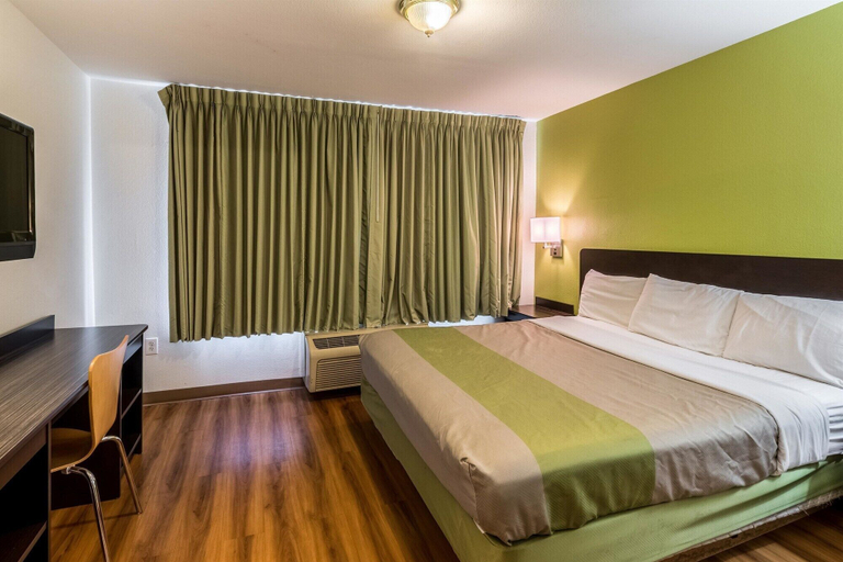 Bedroom 3, Motel 6 North Richland Hills, TX – Rufe Snow, Tarrant
