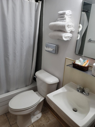 Bathroom 3, Trails end motel, Fremont