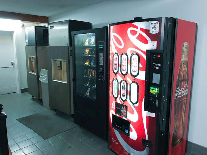 Food & Drinks, Studio 6 Suites Tupelo, MS - North, Lee