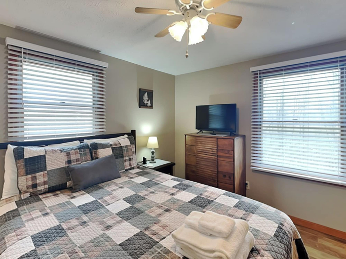 Bedroom 3, Laurel Ridge by Taylor Made Deep Creek, Garrett