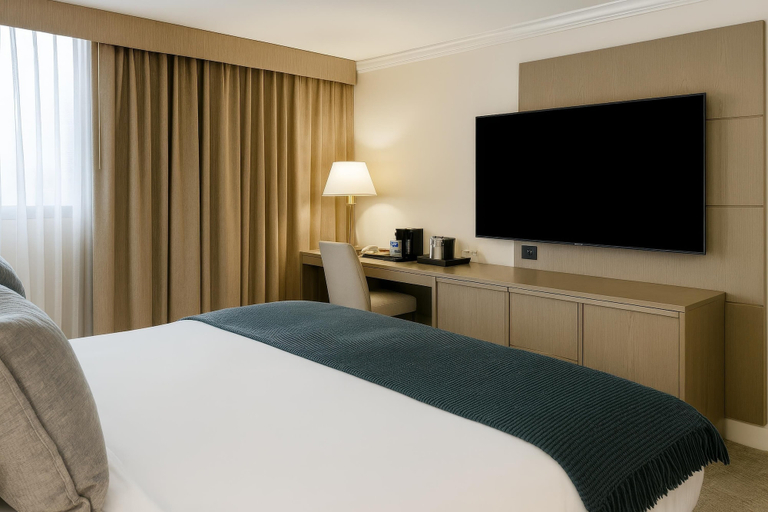 Bedroom 4, Ontario Airport Hotel & Conference Center, San Bernardino