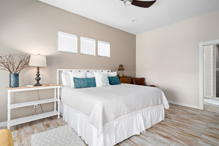 Bedroom 2, Knot A Care by Miss Kitty’s, Aransas