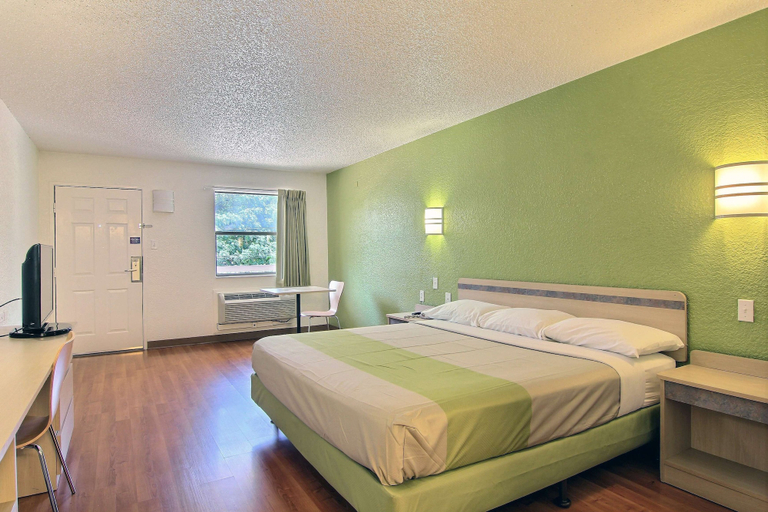 Bedroom 3, Motel 6 Austin, TX - Central Downtown UT, Travis