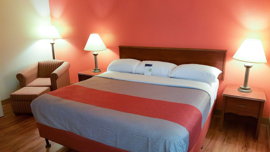 Bedroom 2, Motel 6 Maryland Heights, MO, Saint Louis
