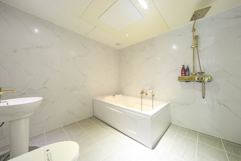 Bathroom 3, Renaissance Hotel, Pohang