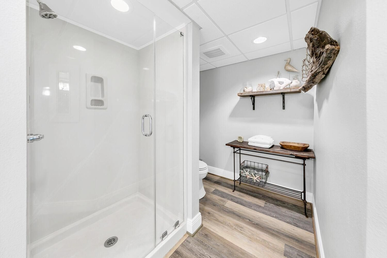 Bathroom 3, Emerald Beach 431, Bay