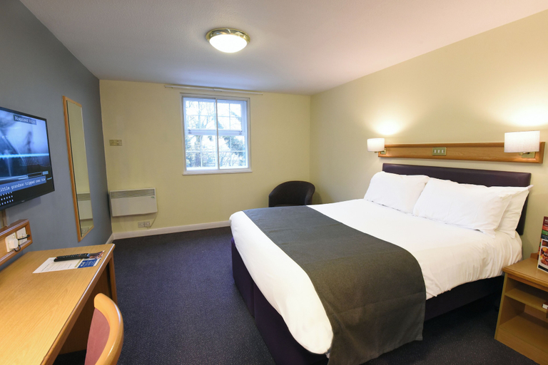 Bedroom 3, The Mount By Greene King Inns, Wigan