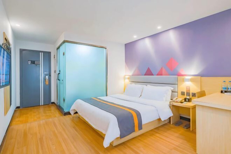 Bedroom 4, 7Days Inn Hotel (Huizhou Zhongkai Chenjiang Avenue), Huizhou