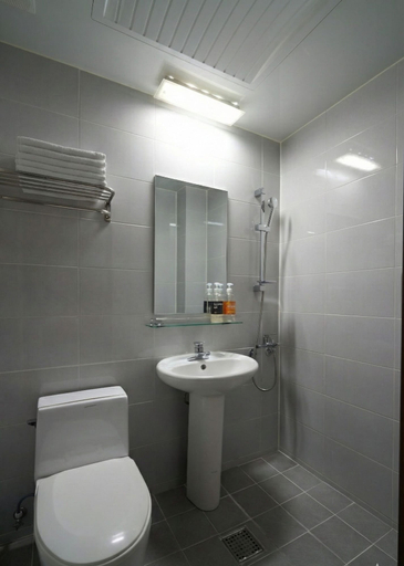 Bathroom 4, Yeongdeungpo VIP Hotel, Yeongdeungpo