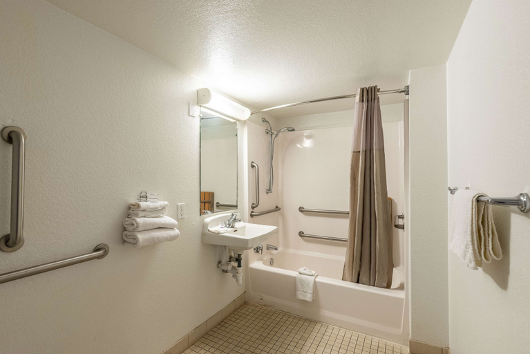 Bathroom 5, Motel 6 Eloy, AZ - Casa Grande, Pinal