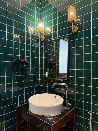 Bathroom 3, Taladnoi Paint House, Samphantawong