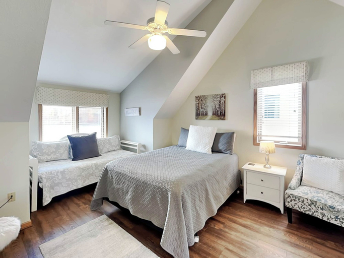 Bedroom 2, At Lake's Edge by Taylor Made Deep Creek, Garrett