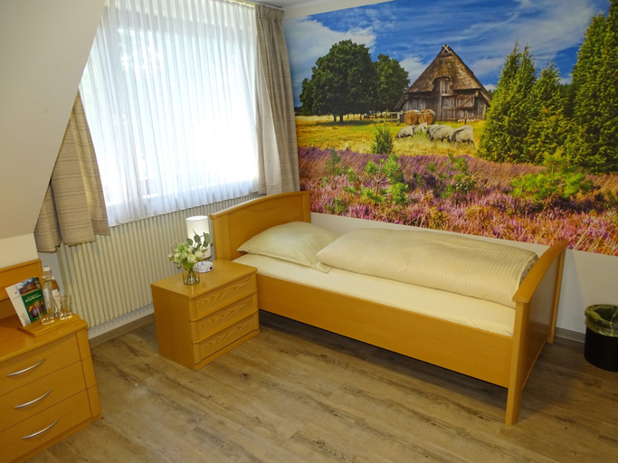 Bedroom 2, Gasthof Burmester, Harburg