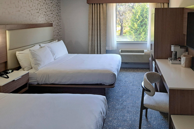 Bedroom 3, Comfort Hotel Vancouver Airport, Greater Vancouver