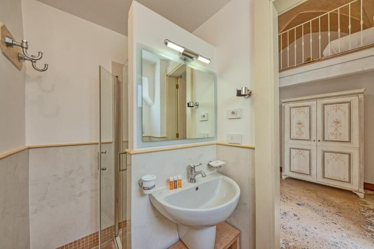 Bathroom 4, Palazzo Mosco, Lecce