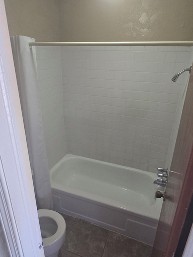 Bathroom, Rio Grande Motel, Sierra