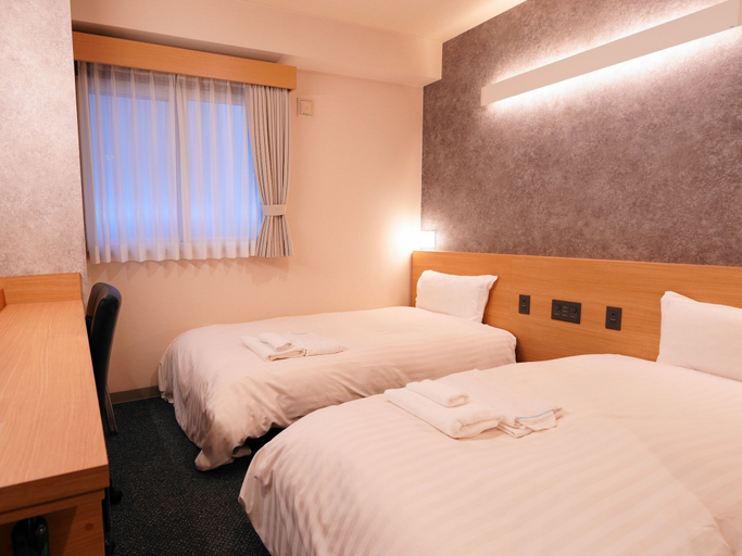 Bedroom 4, Asahikawa Sun Hotel, Asahikawa