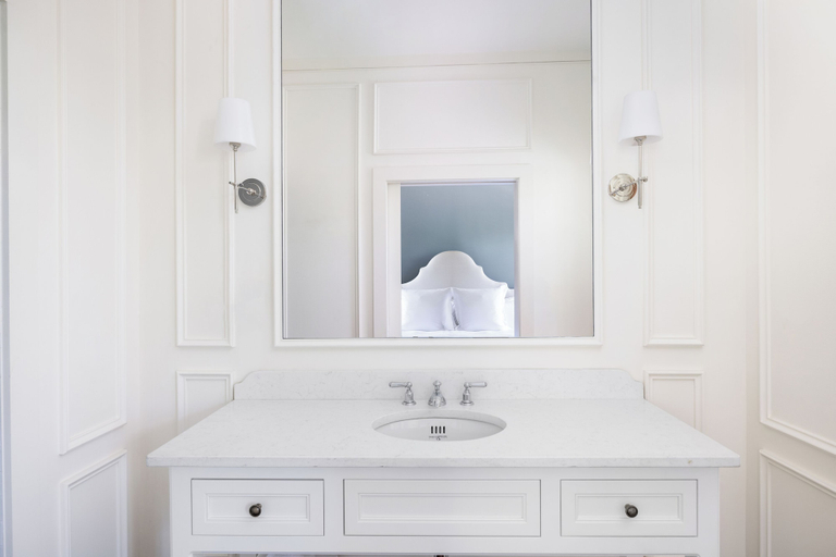 Bathroom 4, Zero George Street, Charleston