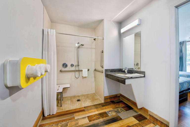 Bathroom 4, Motel 6 Conyers, Ga, Rockdale