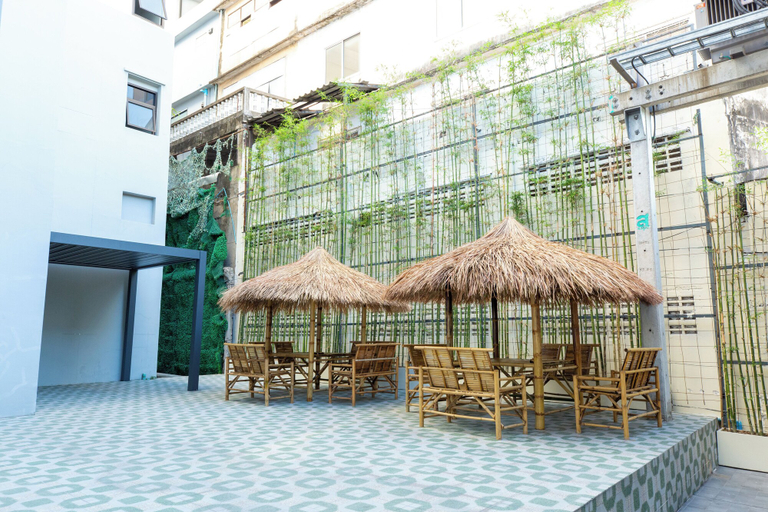 Exterior & Views 2, lucky Elephant Hotel, Bang Kapi