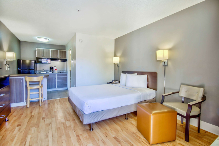 Bedroom 4, Studio 6 Deer Valley, Maricopa