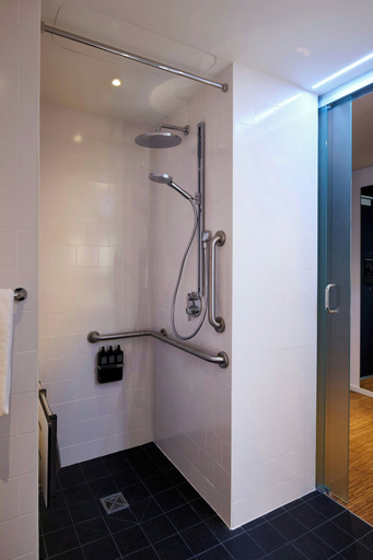 Bathroom 4, citizenM Austin Downtown, Travis