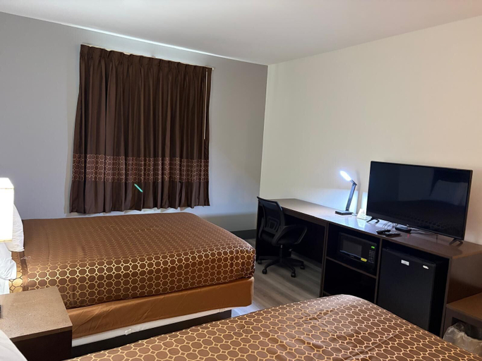 Bedroom 3, Regency Inn and Suites, Santa Rosa