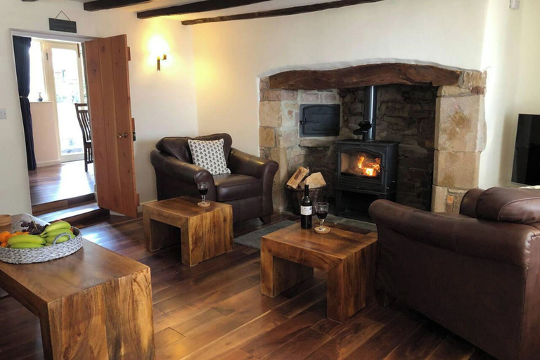 Others 5, Pets-garden-fireplace-sleeps 5-wifi, Devon